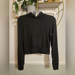 Aritzia TNA Golden Butter Cropped Pullover